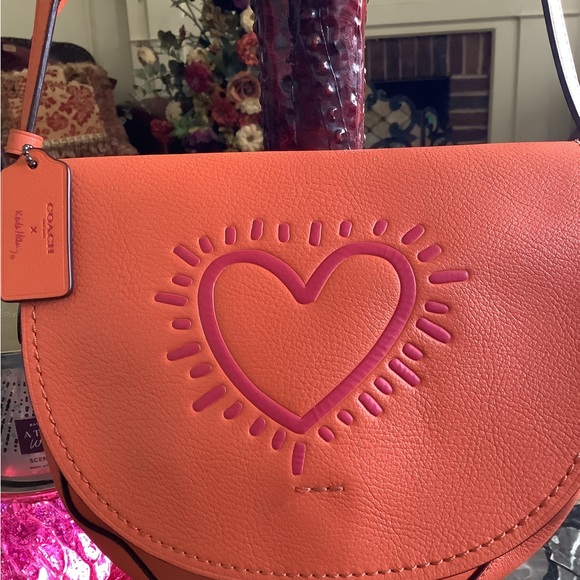 Authentic coach x Keith haring Hudson orange pink heart leather crossbody bag - Picture 3 of 12